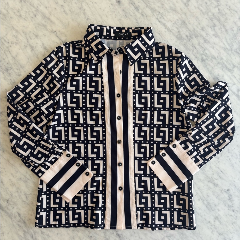 Women’s Chicme Dress Shirt/ Blouse - Size Small